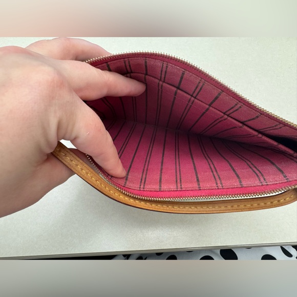 Louis Vuitton Pochettte - Picture 4 of 8